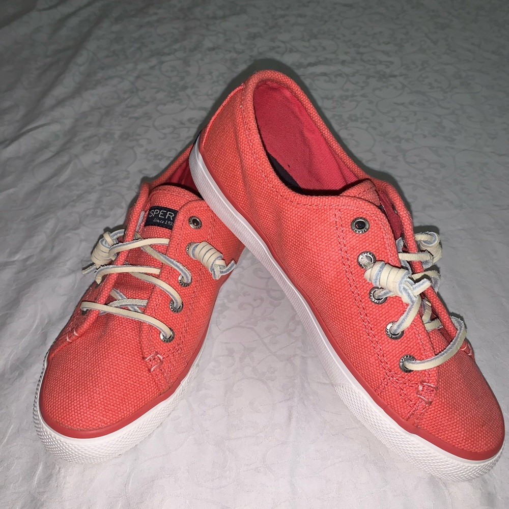 Sperry Boat Shoes. Women’s size 6.5. Coral color.